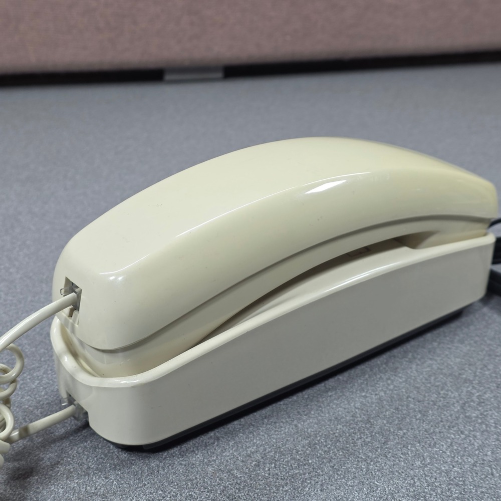 Conairphone Slimline Corded Telephone Cream Vintage Tone Pulse Mute Redial GOOD